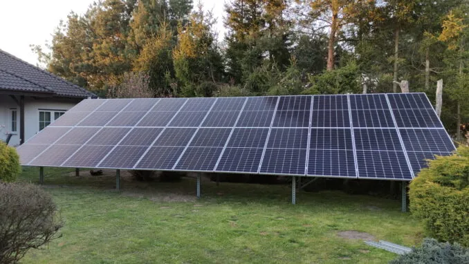 Ile kosztują panele fotowoltaiczne? Kompletny przewodnik po cenach i dotacjach